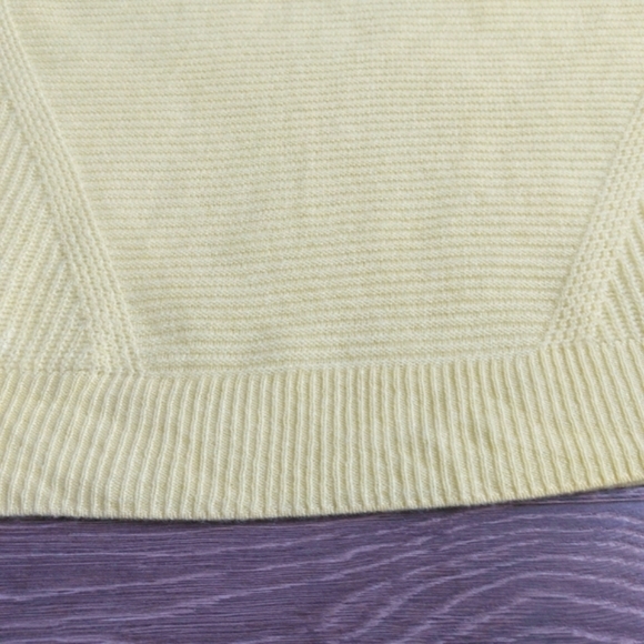 Pure Collection Cashmere lightweight Butter yellow ribbed knit sweater. Size 10 - Picture 2 of 5